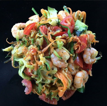 Gemüsepfanne mit Garnelen - Perfekt Paleo!