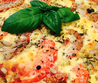 Rezeptidee: Einfache Tarte aux Tomates mit Kräuterkruste